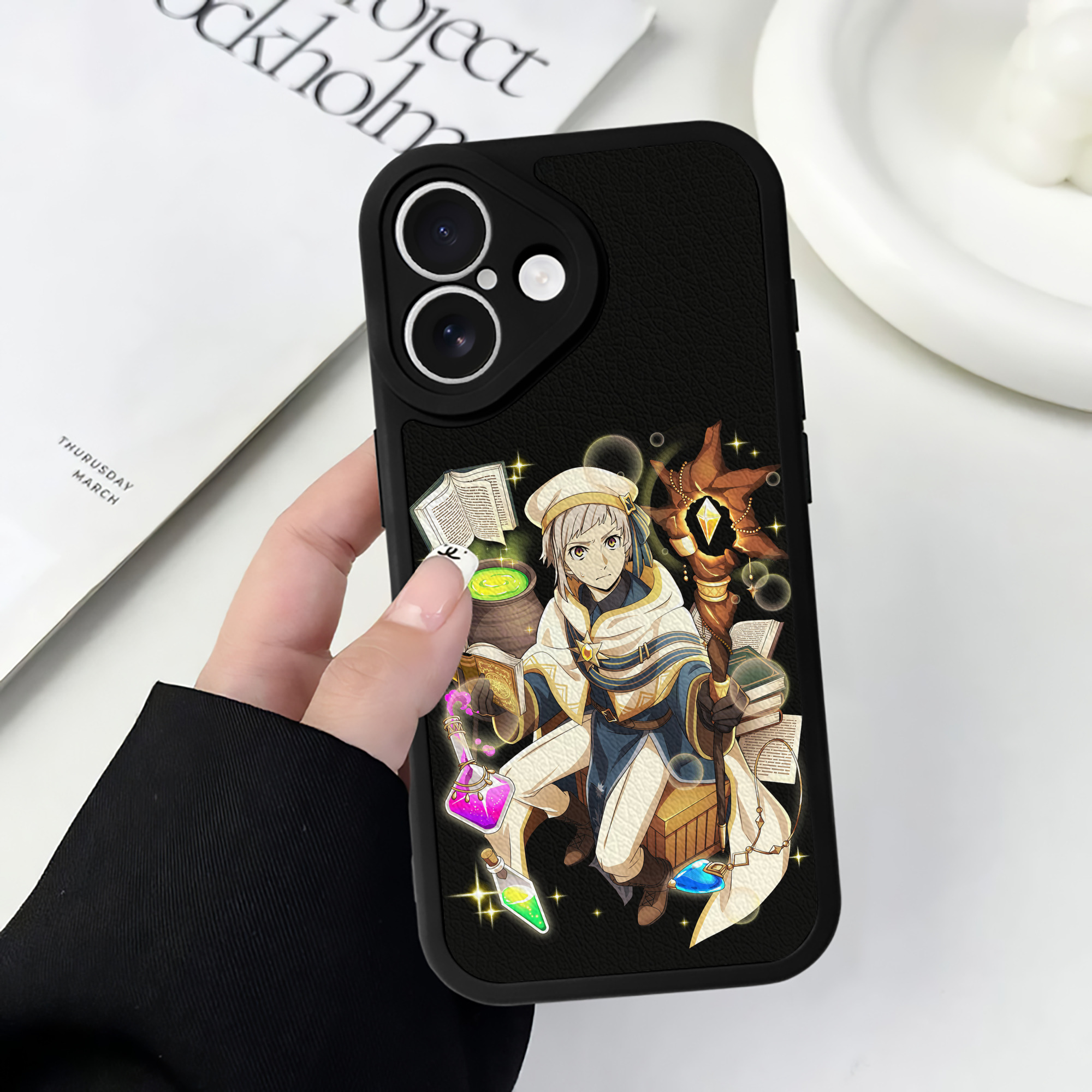 （画像用） 文豪ストレイドッグス Bungo Stray Dogs 【iPhone 16シリーズ対応】シリコンスマホケース（レザー調） 材質：シリコン
